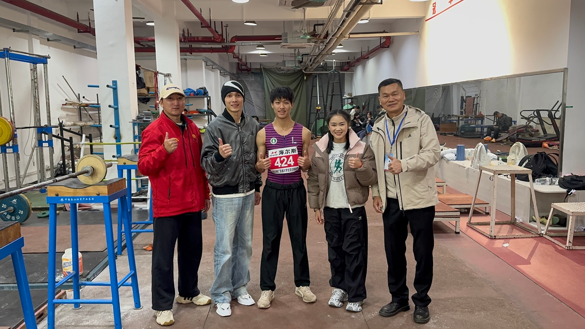 百米首金！公司学子勇夺省老员工田径锦标赛冠军！